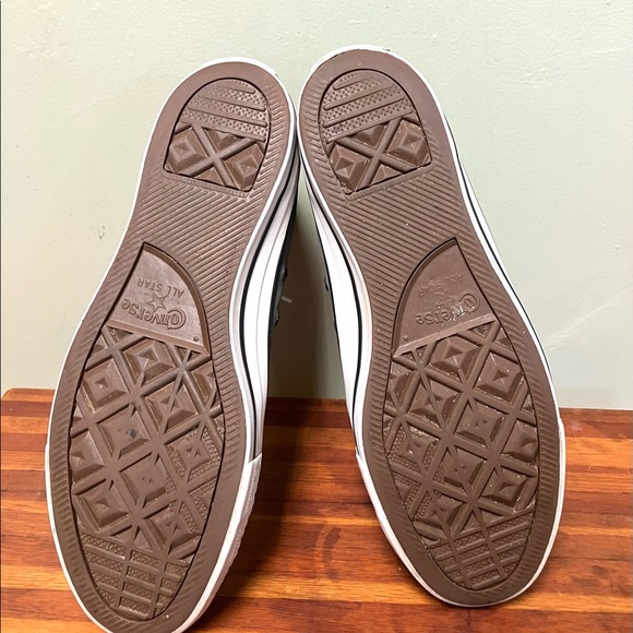 Men’s gray high top converse all star size 11 shoes - Picture 10 of 10